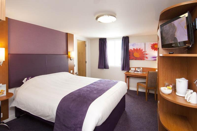 Premier Inn Premier Inn Southend Airport 외부 사진