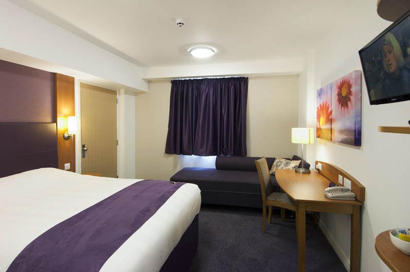 Premier Inn Premier Inn Southend Airport 외부 사진